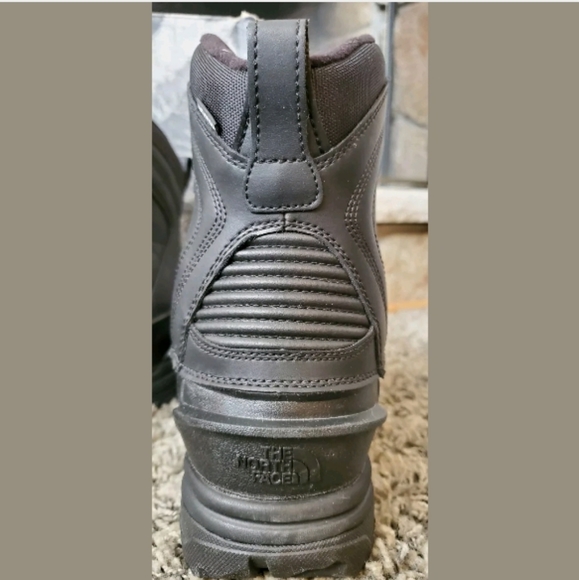 The North Face Black Chilkat Evo Waterproof boots - Picture 2 of 4